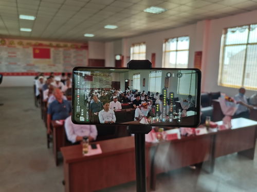望江赛口兴龙村 网络直播让党员 会 聚一堂